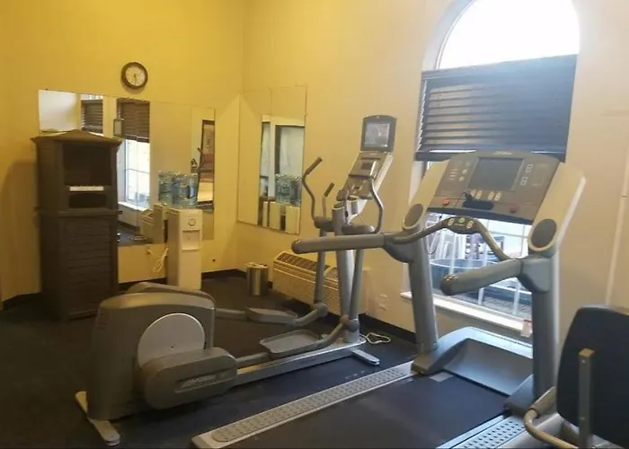 Hotel Ramada By Wyndham Glendale Heights/lombard Glendale Heights