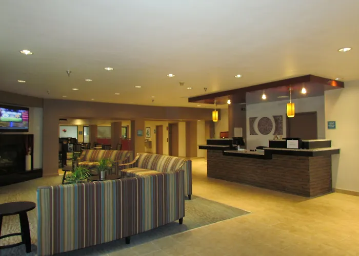 Ramada By Wyndham Glendale Heights/lombard