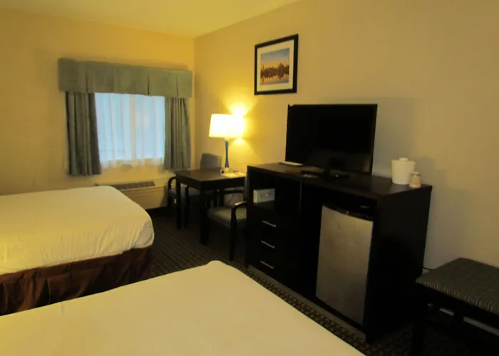 Ramada By Wyndham Glendale Heights/lombard Hotel 3*