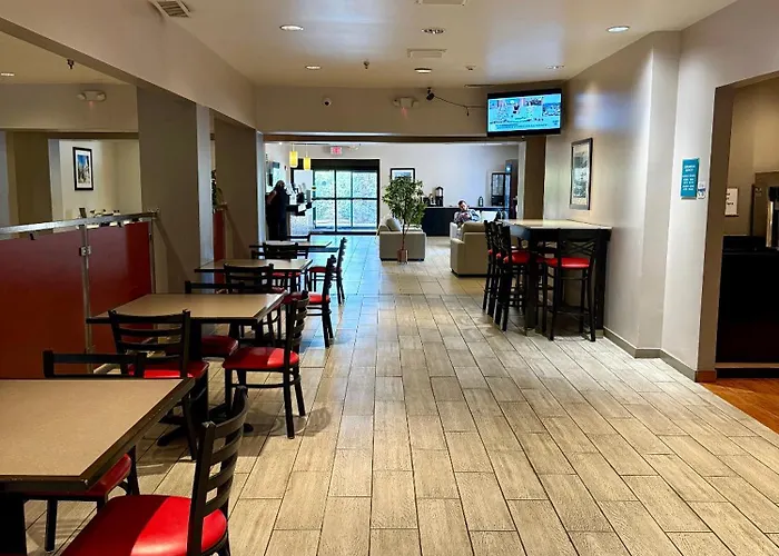 Hotel Ramada By Wyndham Glendale Heights/lombard 3*