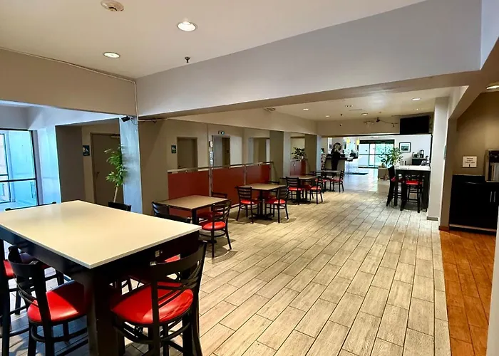 Hotel Ramada By Wyndham Glendale Heights/lombard