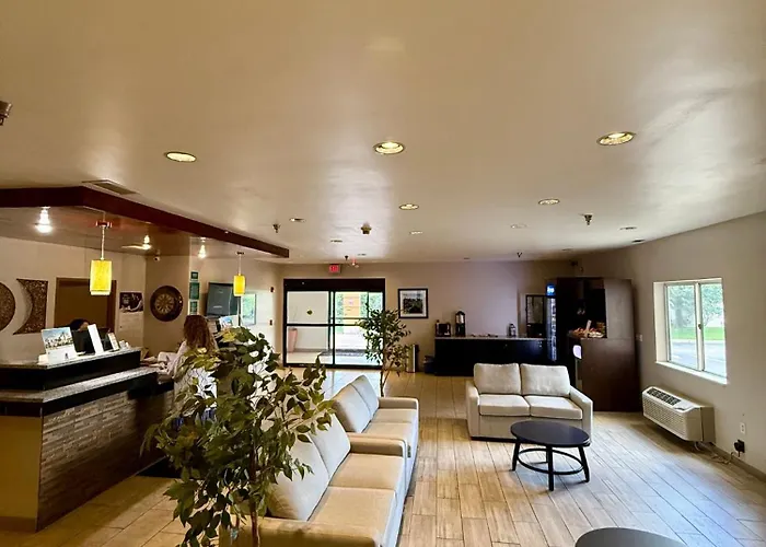 Hotel Ramada By Wyndham Glendale Heights/lombard Glendale Heights