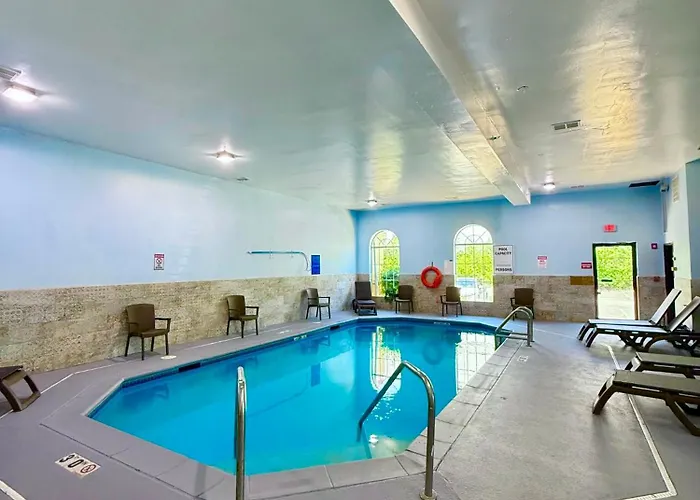 Hotel Ramada By Wyndham Glendale Heights/lombard 3*