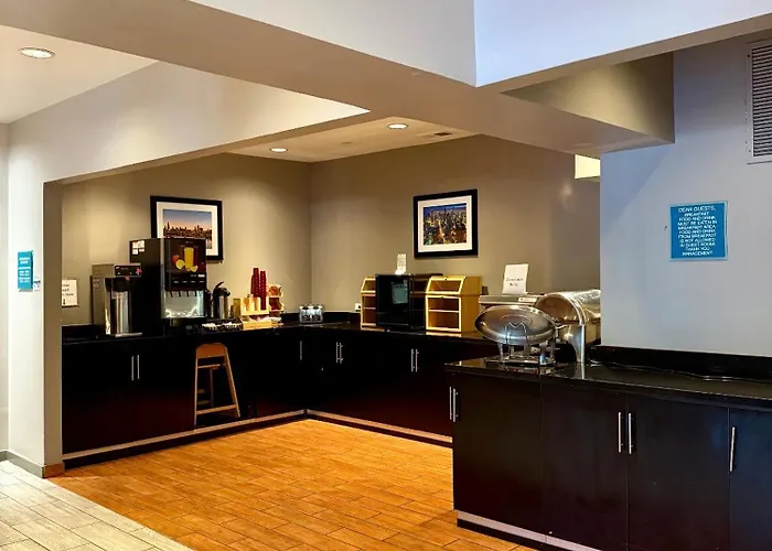Hotel Ramada By Wyndham Glendale Heights/lombard Glendale Heights