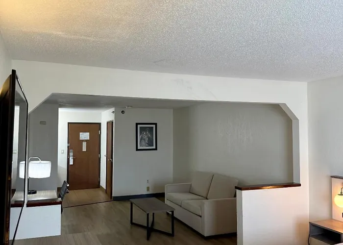 Ramada By Wyndham Glendale Heights/lombard 3*