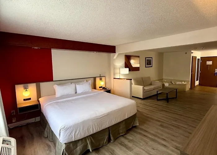 Ramada By Wyndham Glendale Heights/lombard