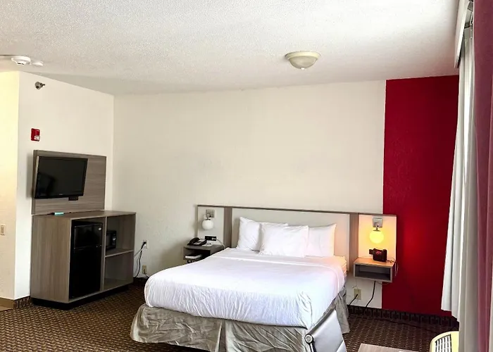 Ramada By Wyndham Glendale Heights/lombard Glendale Heights