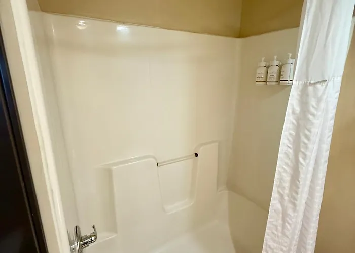 Ramada By Wyndham Glendale Heights/lombard Hotel