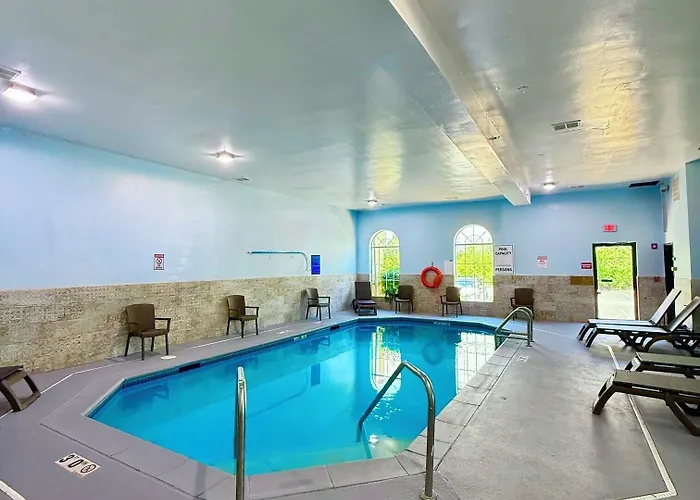 Ramada By Wyndham Glendale Heights/lombard