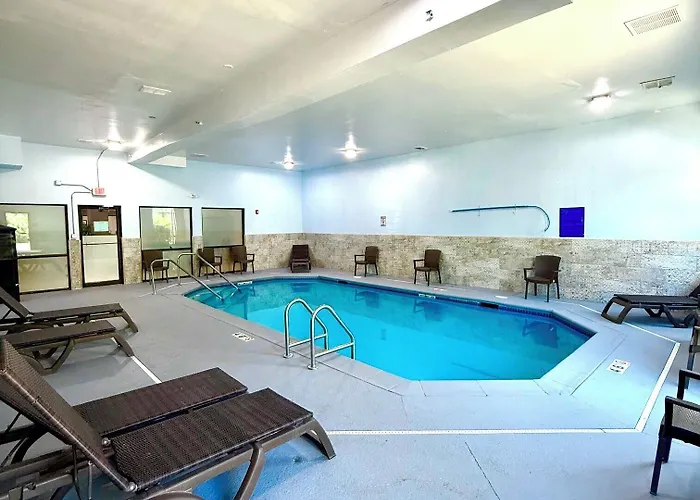 Hotel Ramada By Wyndham Glendale Heights/lombard Glendale Heights