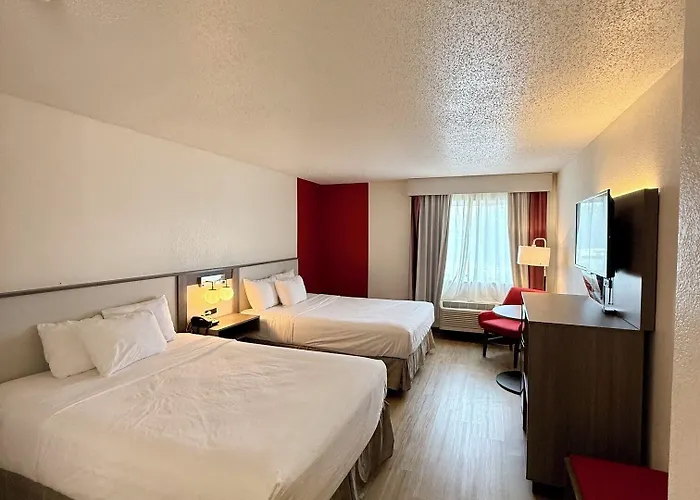 Ramada By Wyndham Glendale Heights/lombard 3*