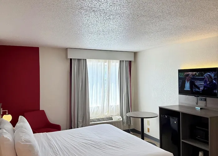 Hotel Ramada By Wyndham Glendale Heights/lombard 3*