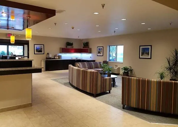Ramada By Wyndham Glendale Heights/lombard 3*