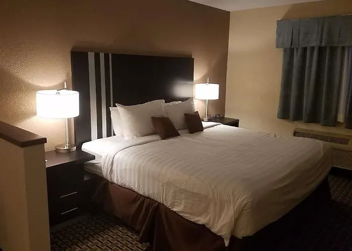 Hotel Ramada By Wyndham Glendale Heights/lombard Glendale Heights